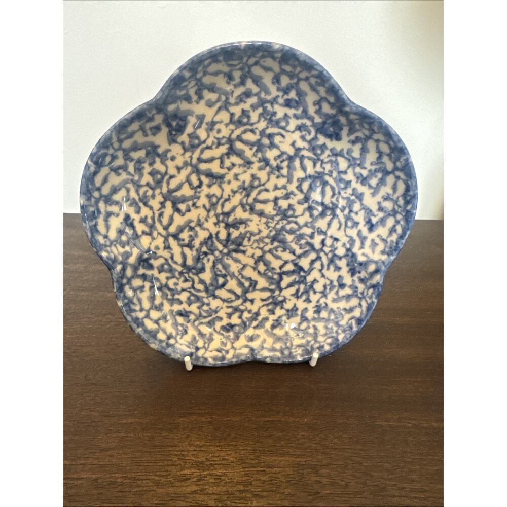 VTG Blue Spongeware Scalloped Salad Bowl Dessert Plate 7.5" USA Discontinued